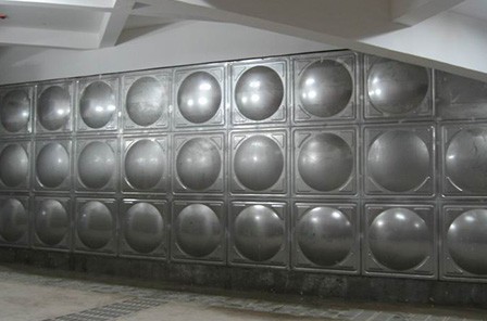 產業(yè)大廈240T水箱